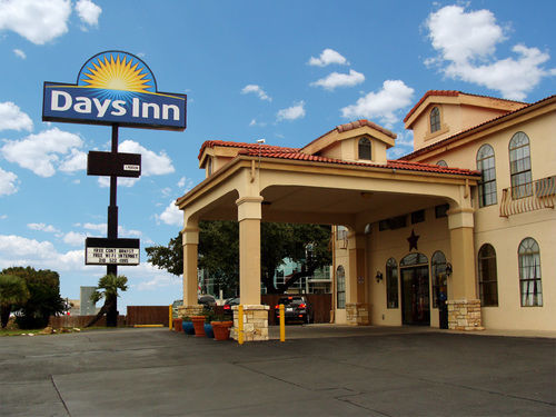 Days By Wyndham Near Seaworld Hotel